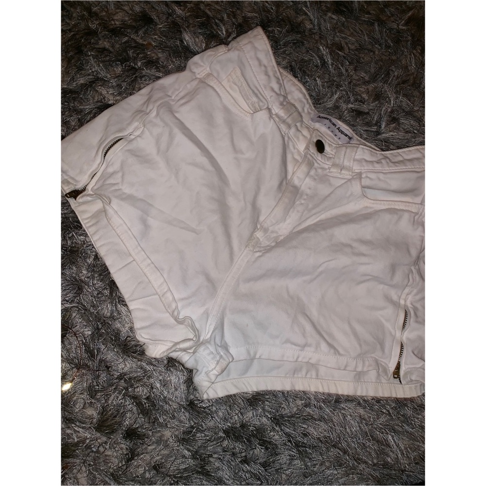 White shorts - Picture 5 of 8